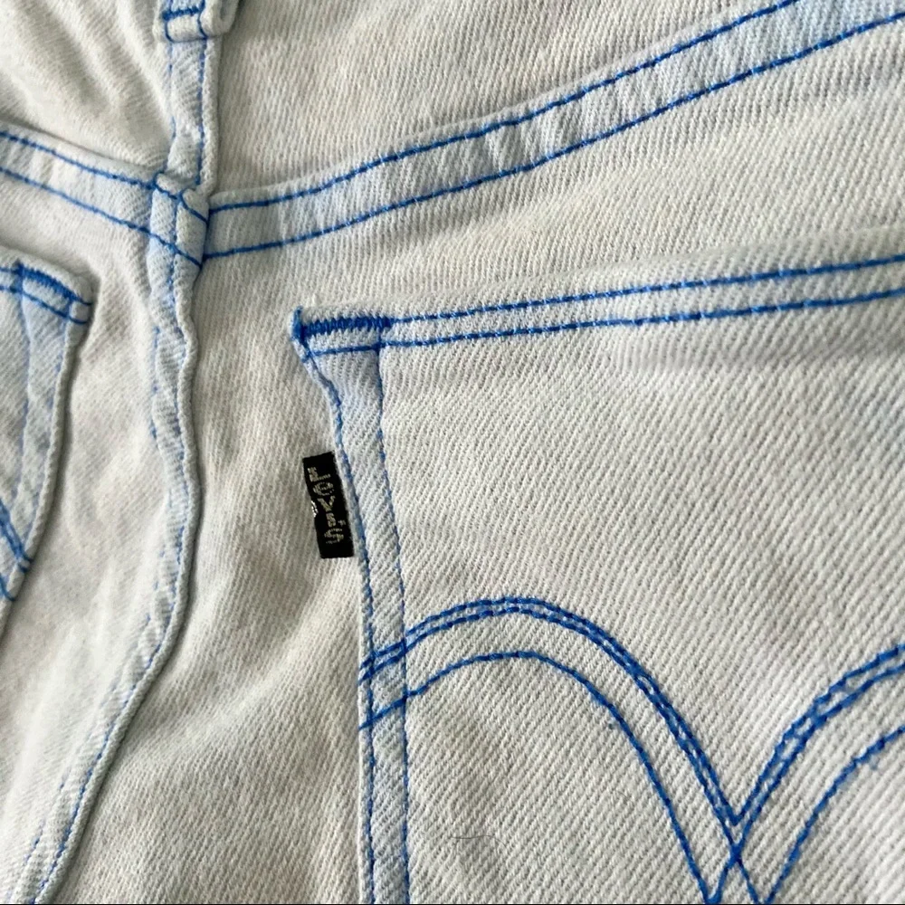 🪼SOLD🪼 Levi’s Vintage Y2k Black Tab Light Blue Wash Denim Jean Shorts | 3 - Picture 9 of 11